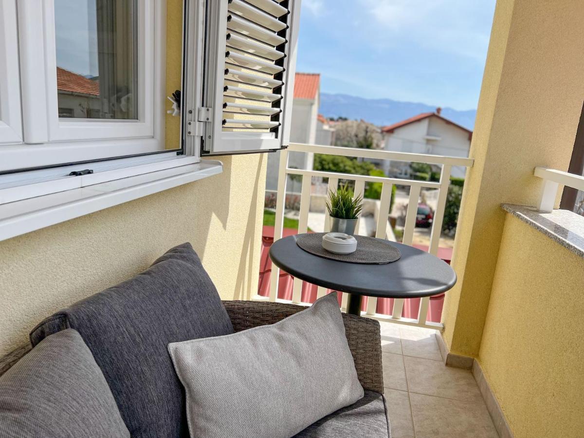Apartment Baska Mit Poolarea - Krk, Kroatien Baška Exterior foto