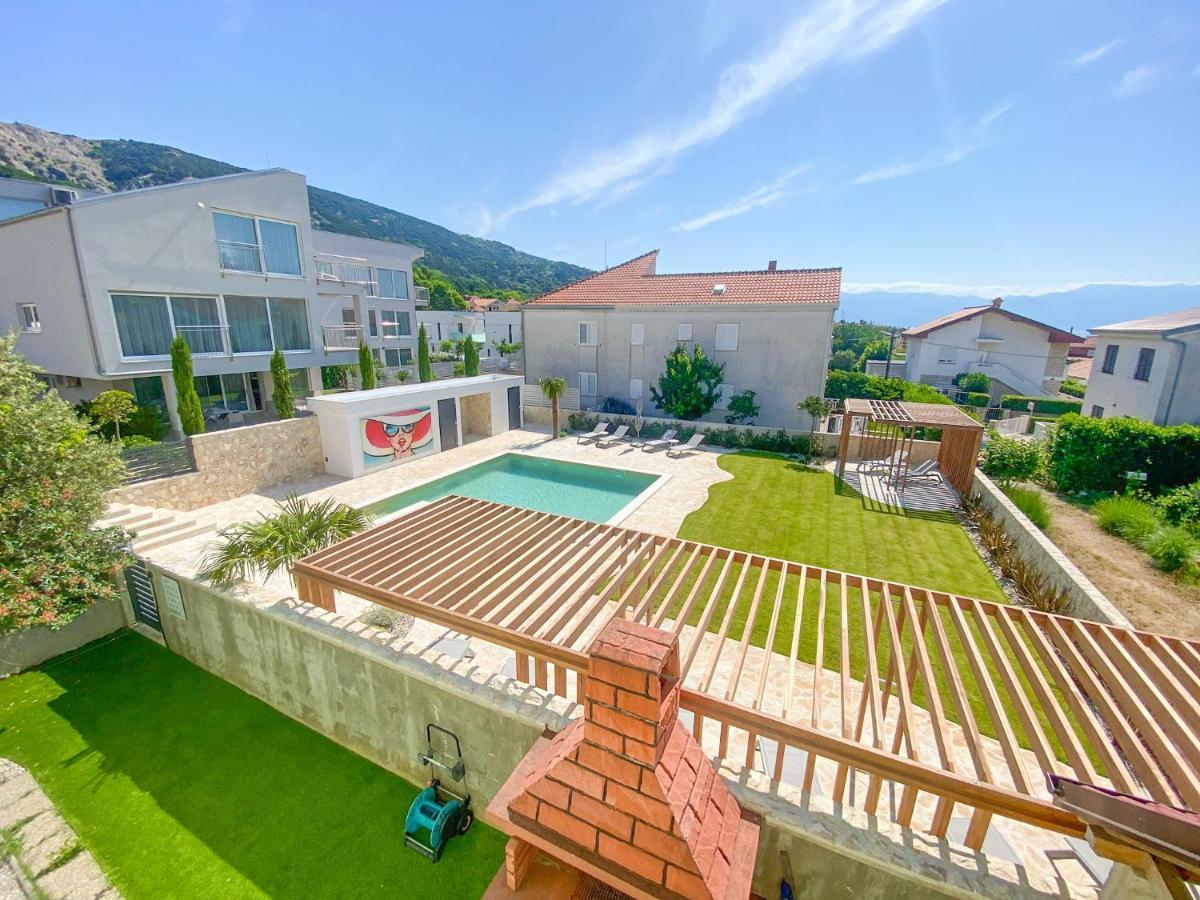 Apartment Baska Mit Poolarea - Krk, Kroatien Baška Exterior foto