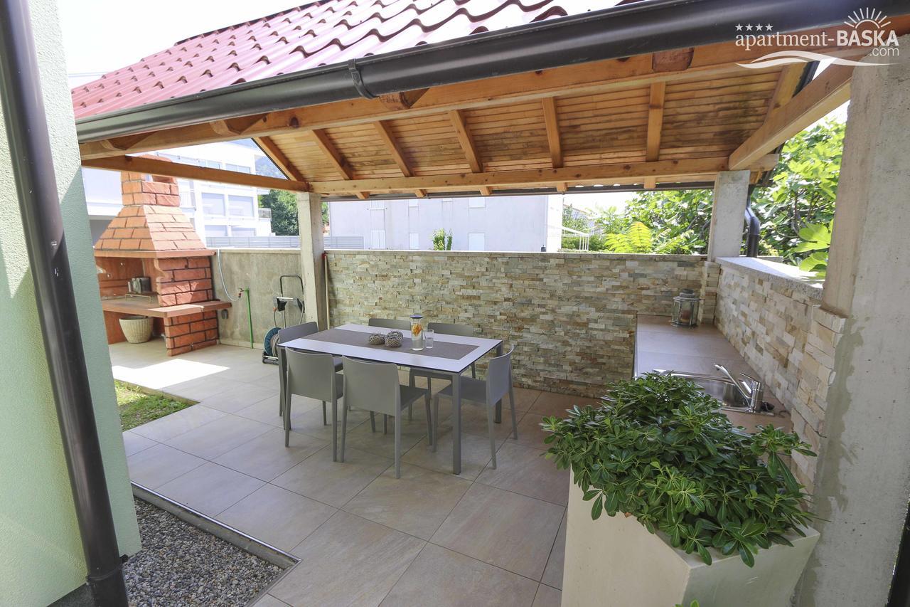Apartment Baska Mit Poolarea - Krk, Kroatien Baška Exterior foto