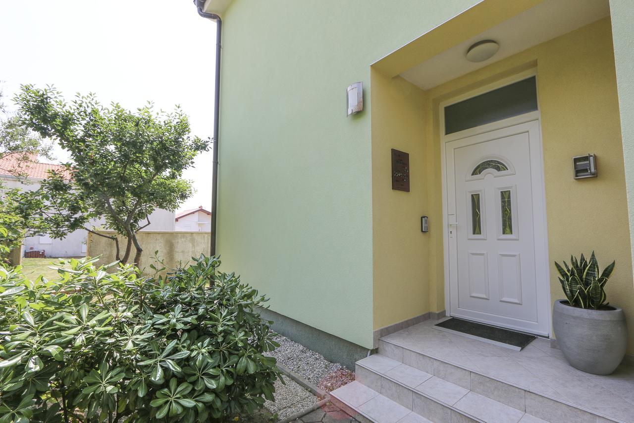 Apartment Baska Mit Poolarea - Krk, Kroatien Baška Exterior foto